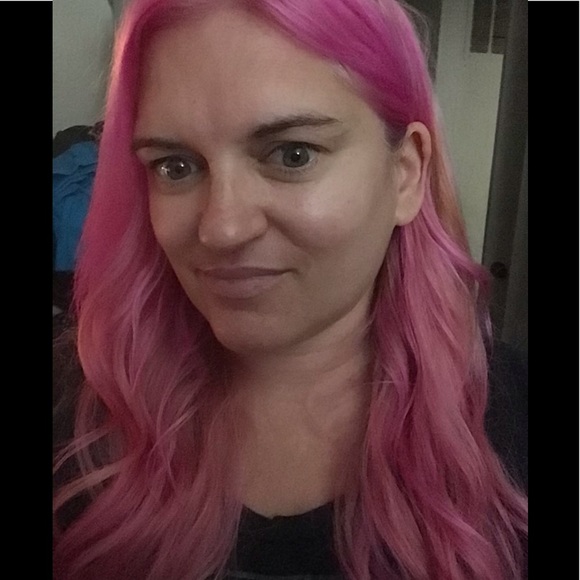 Meet your Posher, Tina - Picture 2 of 4